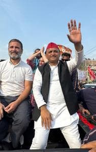 Rahul Gandhi and Akhilesh Yadav in Agra as part of the Bharat Jodo Nyay Yatra.  
